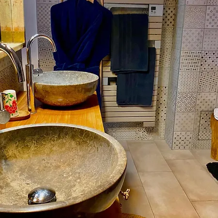 Origines Πανσιόν Tautavel